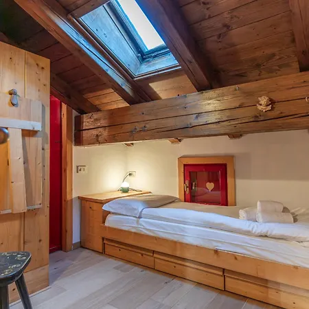 Casa Lavinores, With Panoramic Balcony شقة *